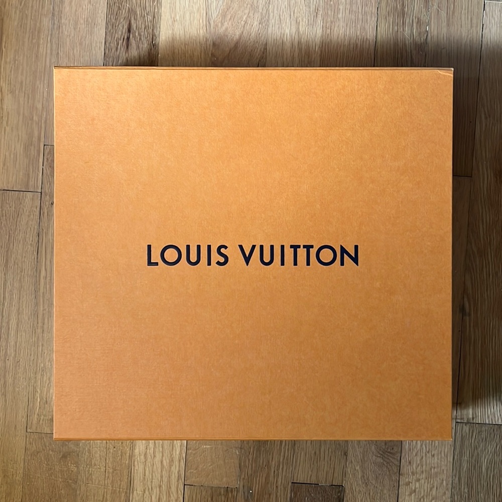 LOUIS VUITTON Large Magnetic Empty Gift Box